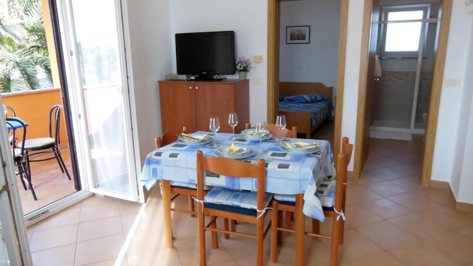 Klimatisierte Wohnung In Zambratija Mit Gepflegtem Garten Umag