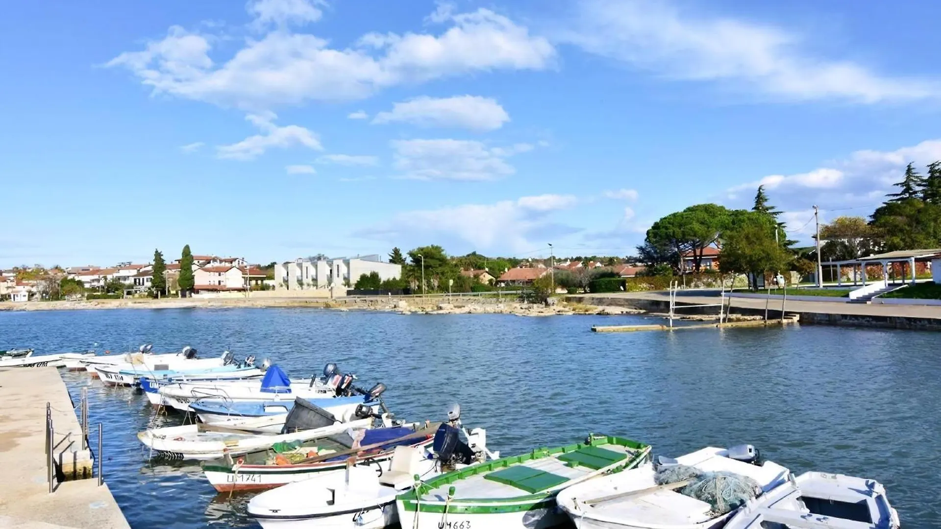 Klimatisierte Wohnung In Zambratija Mit Gepflegtem Garten Umag