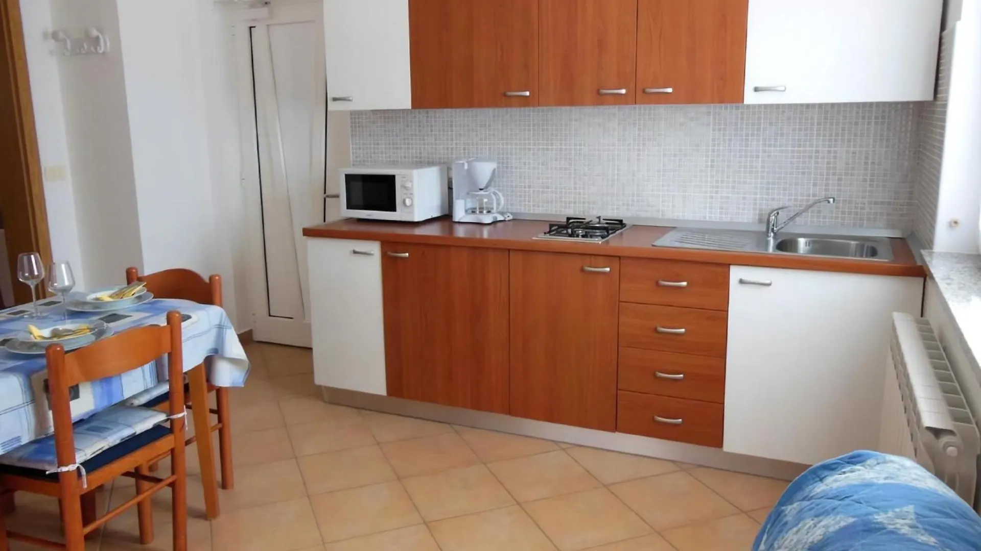 Klimatisierte Wohnung In Zambratija Mit Gepflegtem Garten Umag