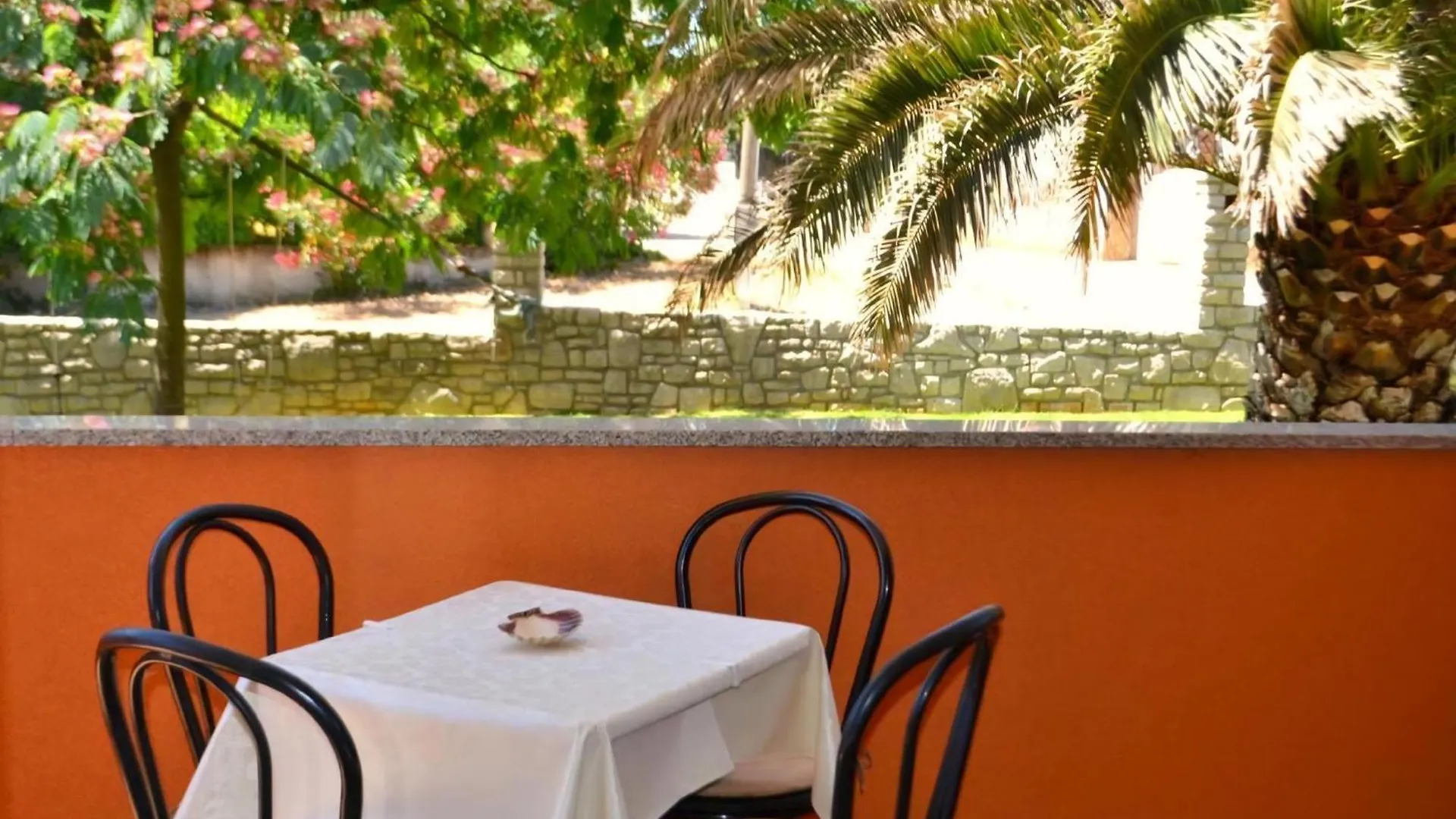 Apartment Klimatisierte Wohnung In Zambratija Mit Gepflegtem Garten Umag Croatia